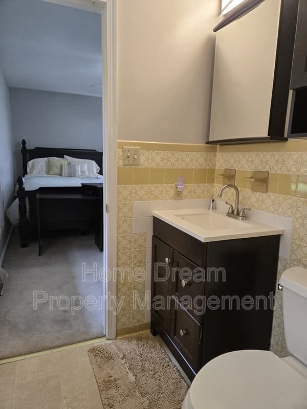 Fredericksburg House: 1401 Bragg Road A1