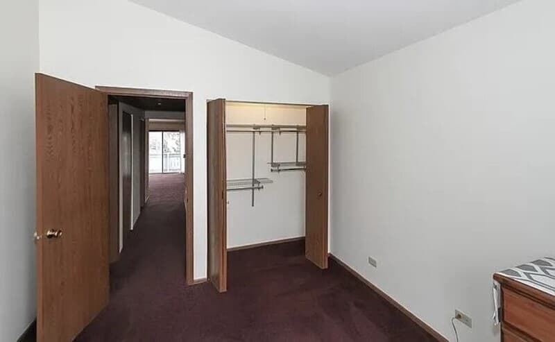 Schaumburg House: 1732 Chesapeake Ln
