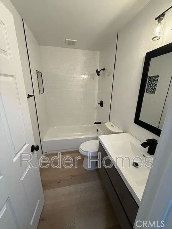 San Diego Condo: 664 Carefree Dr