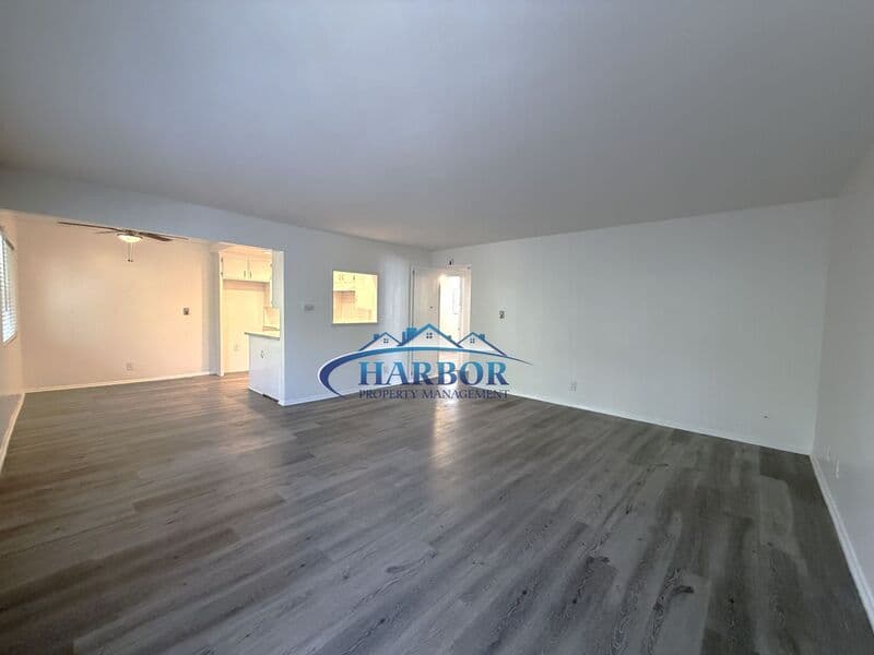 San Pedro Condo: 718 S. Leland Street