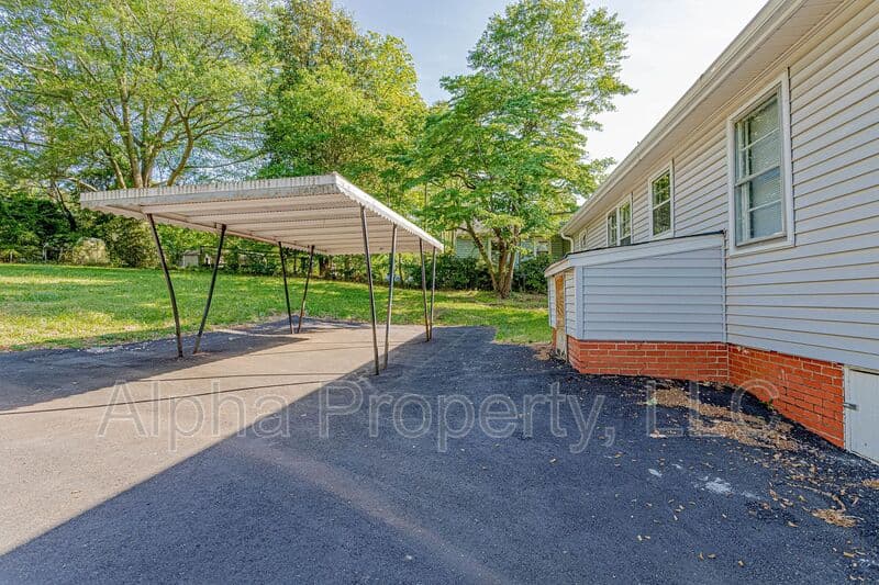 Greenville House: 14 Melvin Drive