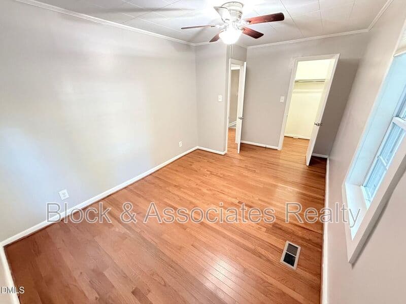 Raleigh House: 5215 Vann Street