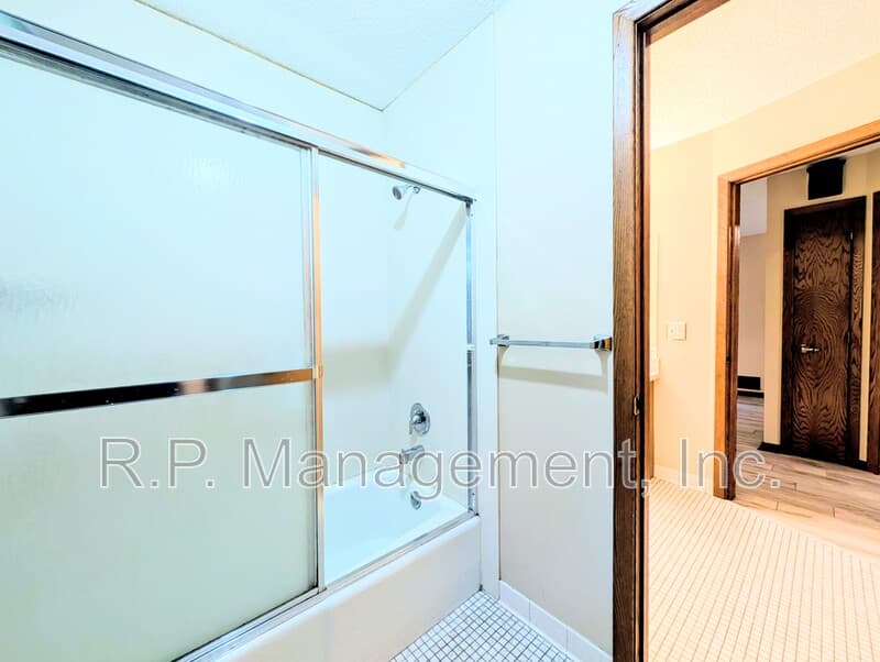 Scandia House: 15740 Pilar Rd N