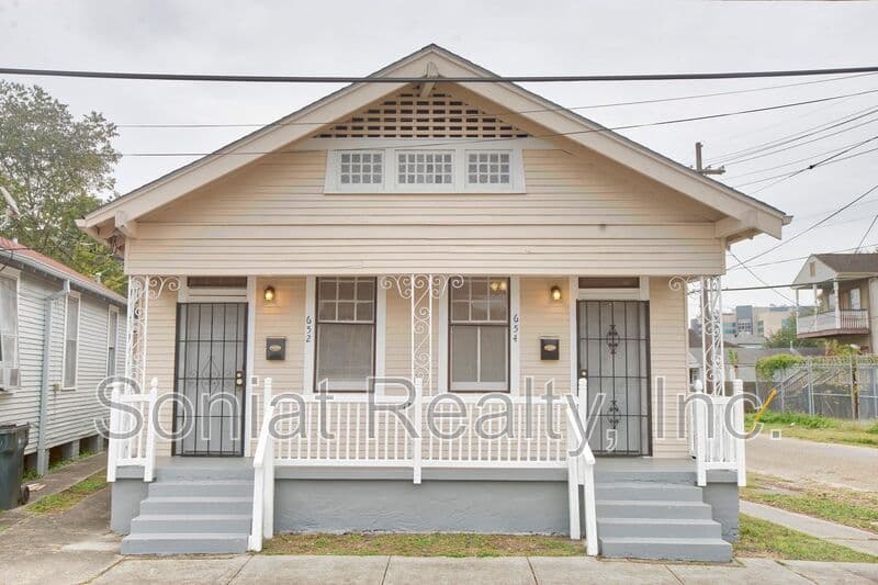 New Orleans Condo: 654 S. Rendon Street