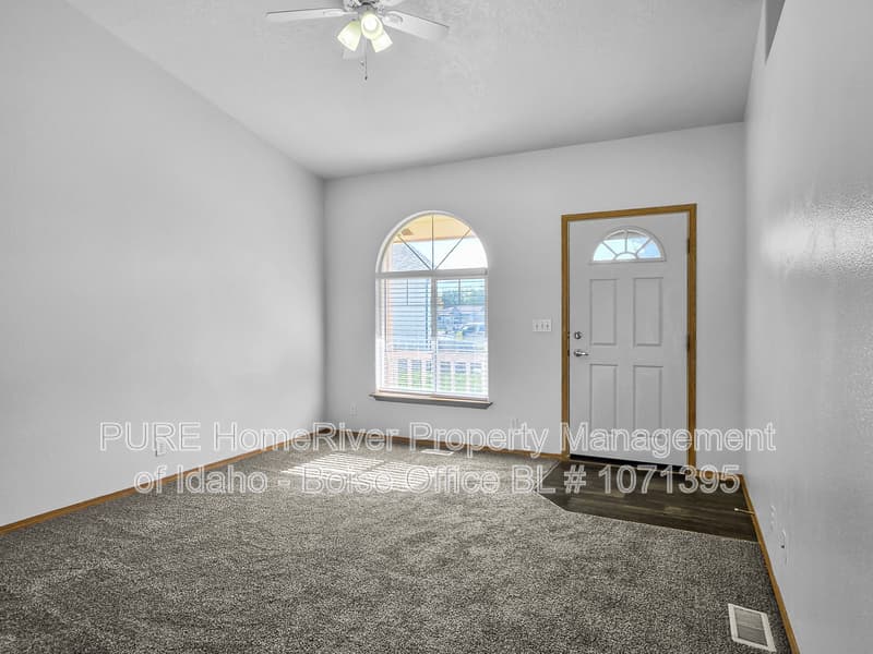 Nampa House: 2520 Muskrat Ave