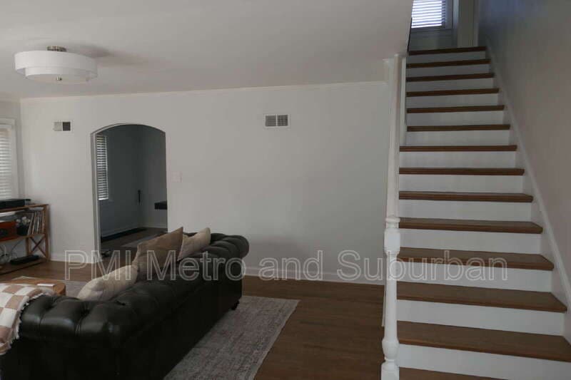 Des Plaines House: 984 Woodlawn Avenue