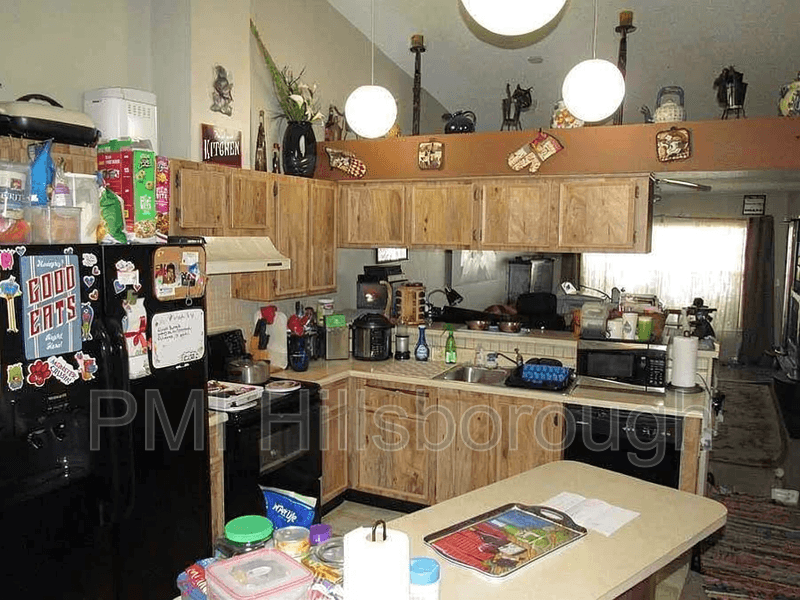 Brandon House: 914 Burlwood Street