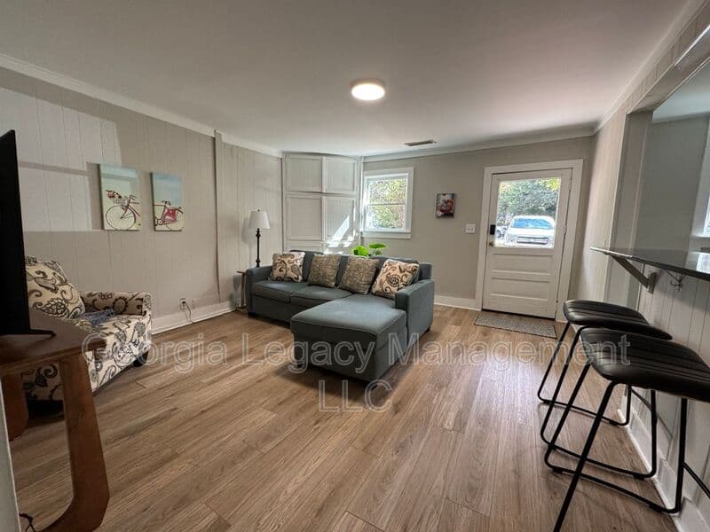 Athens House: 275 Boulevard Heights