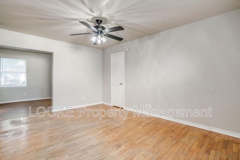 Fort Worth House: 3419 South University Drive