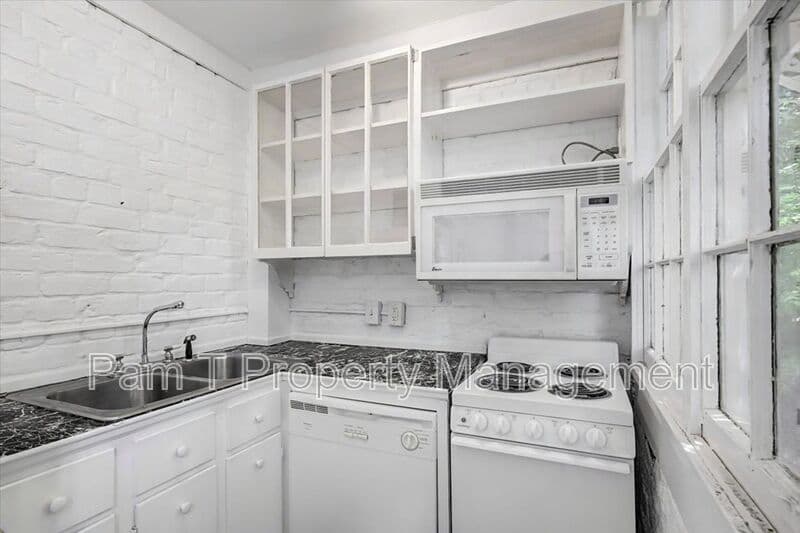 Savannah Condo: 521 E Harris St