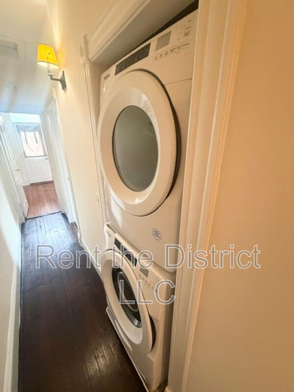 Washington Townhome: 413 T Street NW