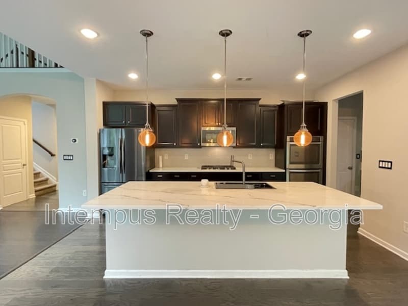Powder Springs House: 3816 Thackary Dr