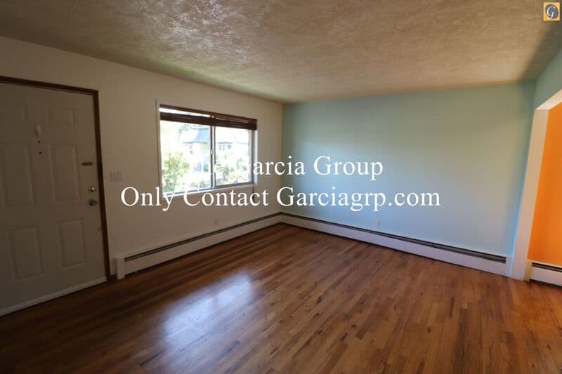 Portland Condo: 908 SW Gaines St