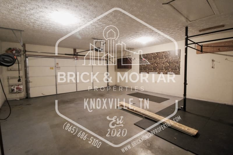 Seymour House: 808 Pioneer Drive