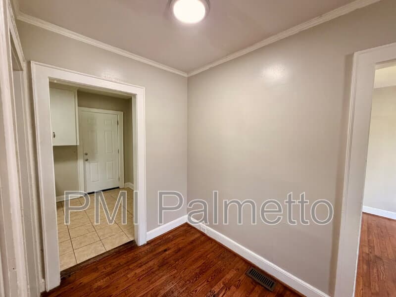 Columbia House: 1304 Mount Vernon Street