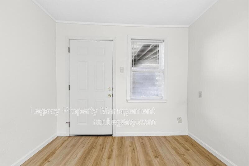 Sacramento House: 3617 Willow Street