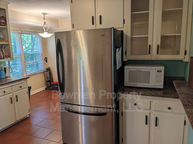 Athens House: 115 Davis Estates Rd