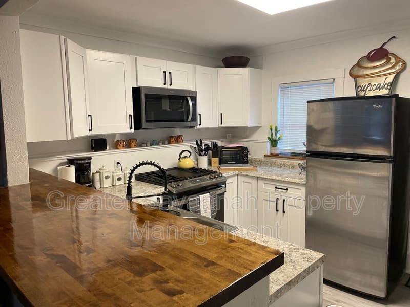Savannah House: 626 East Waldburg Street