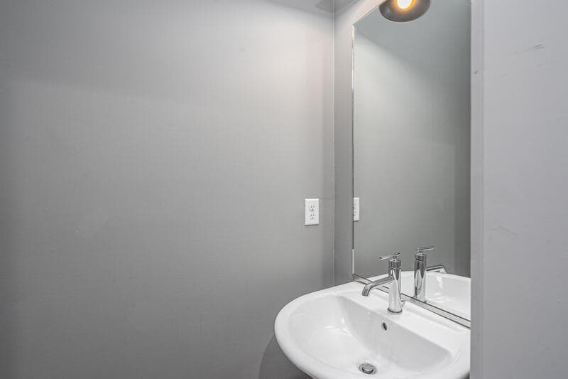 Savannah Condo: 509 West 38th Street - A