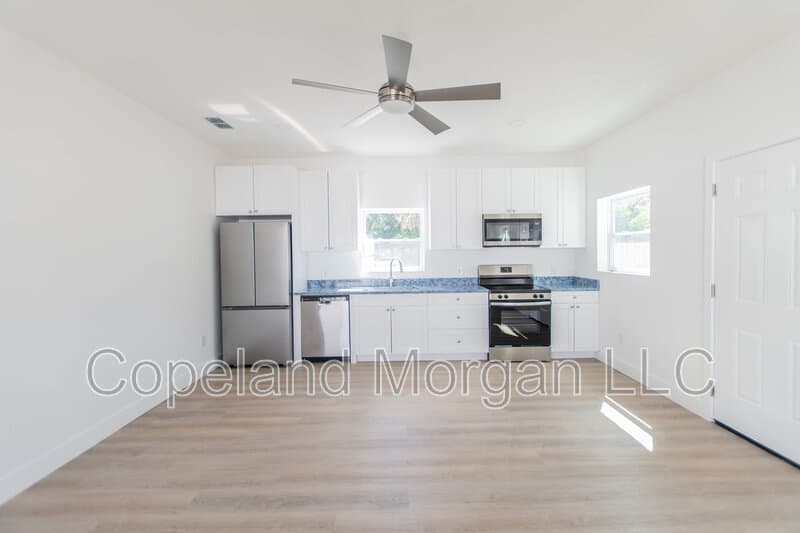 St. Petersburg Condo: 3720 Iris Street North