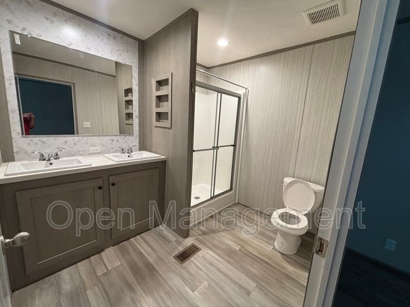 Tallahassee House: 450 Bayhead Dr