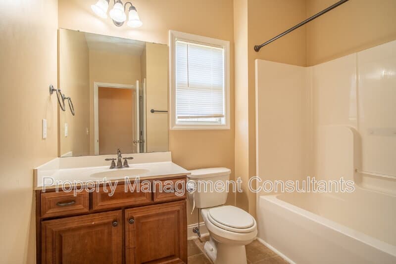 Madison House: 178 Sarah Jane Dr