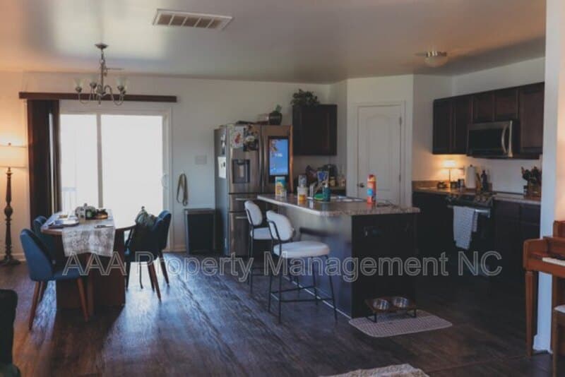 Stedman House: 5913 Fuchsia ct