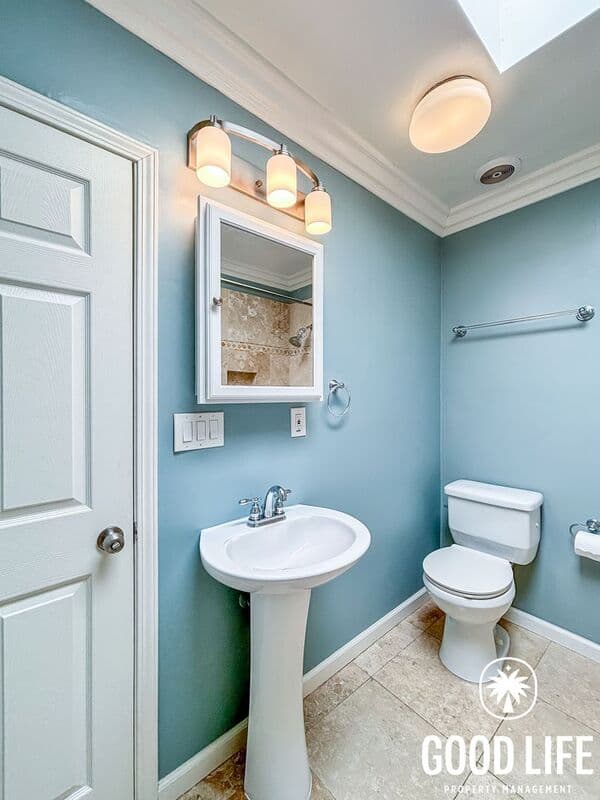 San Diego House: 2906 B St