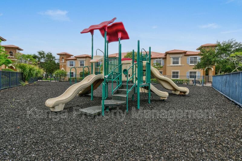 West Palm Beach Condo: 2912 Hidden Hills