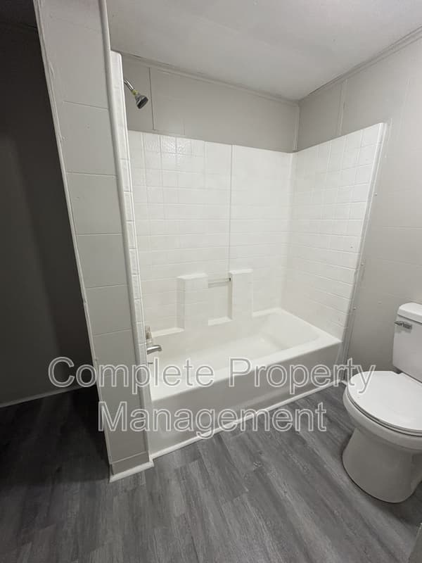 Birmingham House: 6112 Blocton Avenue