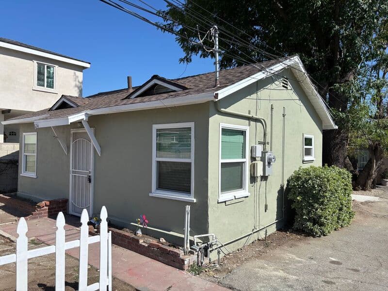 Glendora House: 634-638 E Lemon Ave