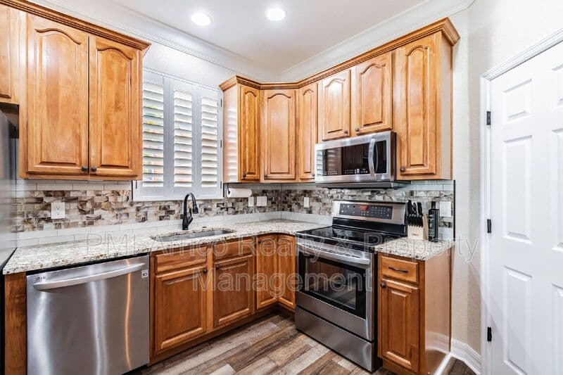 Apollo Beach House: 539 Treviso Dr