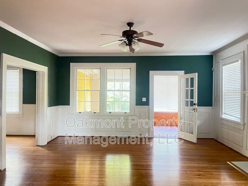 Fayetteville House: 105 Peachtree Street