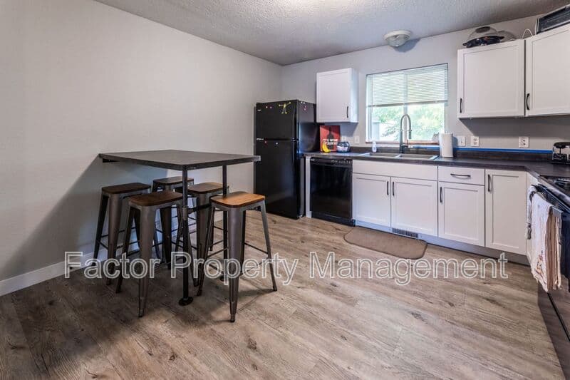 Mankato Condo: 1310 Warren St.