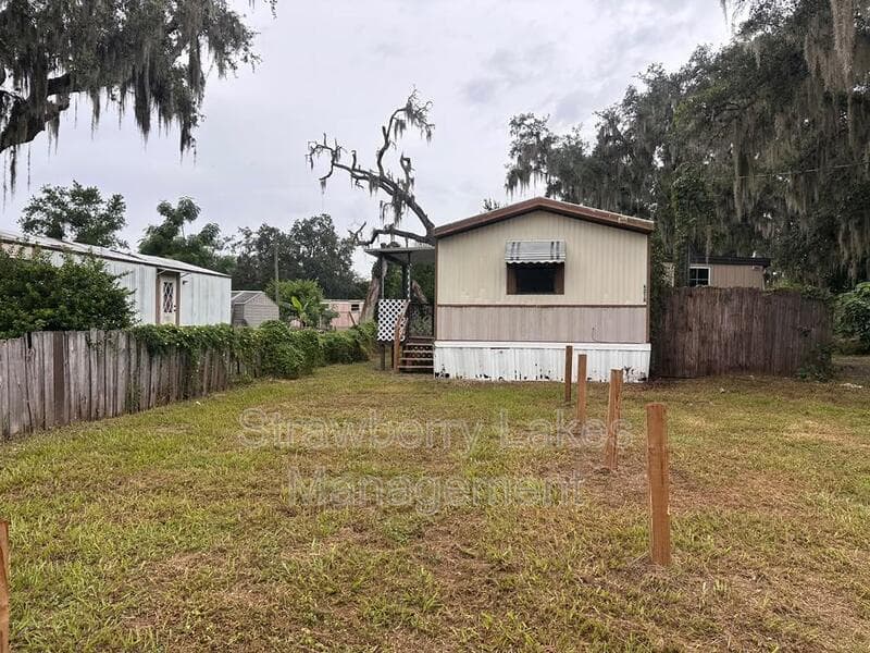 Valrico House: 4210 Leonard St