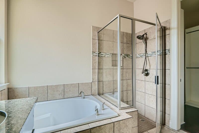 Round Rock House: 400 Entrada Way