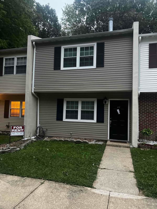 Newport News Townhome: 44 Betty Lee Pl