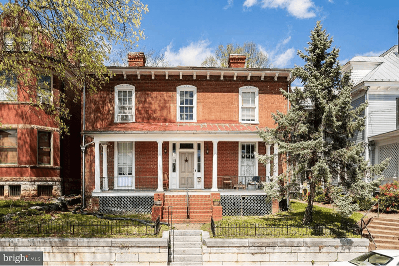 Staunton Single Room: 229 Kalorama Street