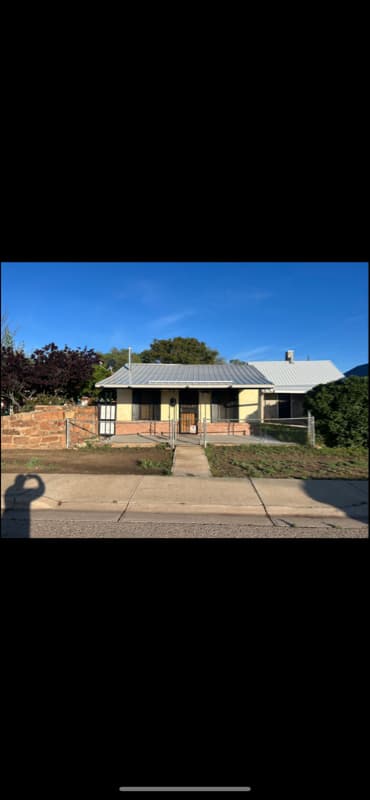 Las Vegas House: 219 Railroad Ave