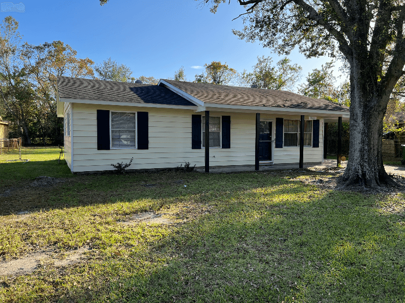 Moss point House: 3600 Devonshire dr