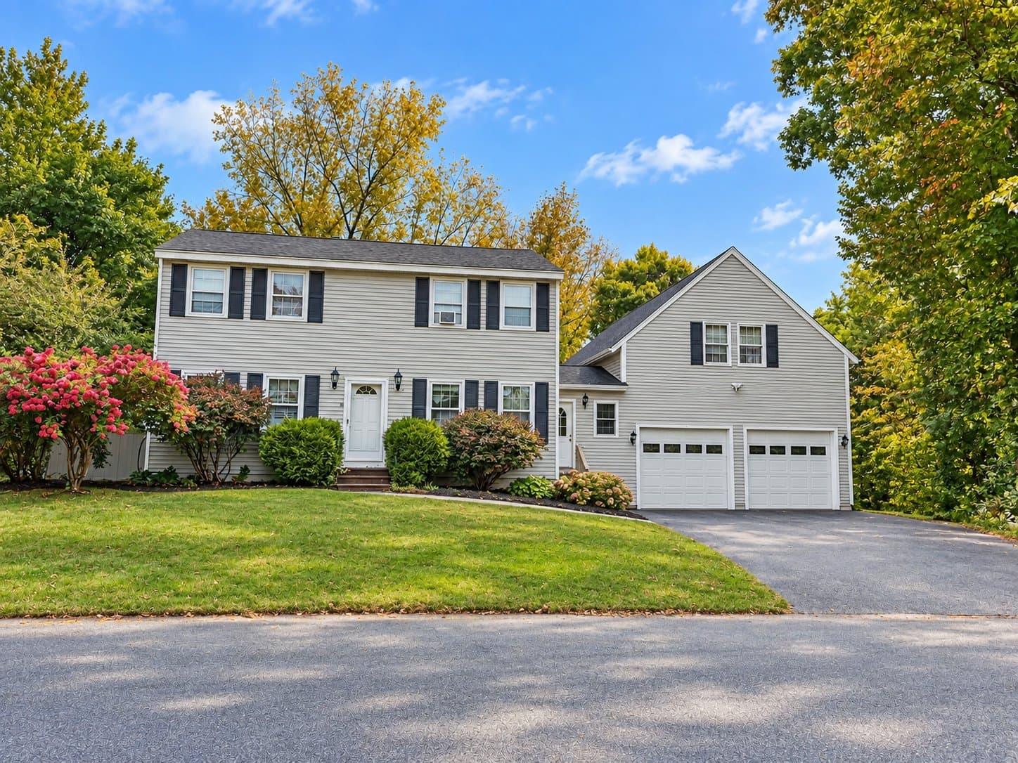 Concord House: 8 Gentian Dr