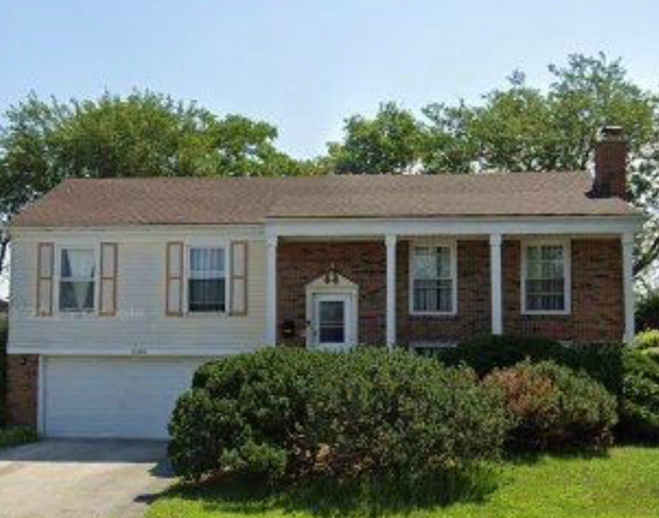 Hazel Crest House: 17509 Stonebridge Dr