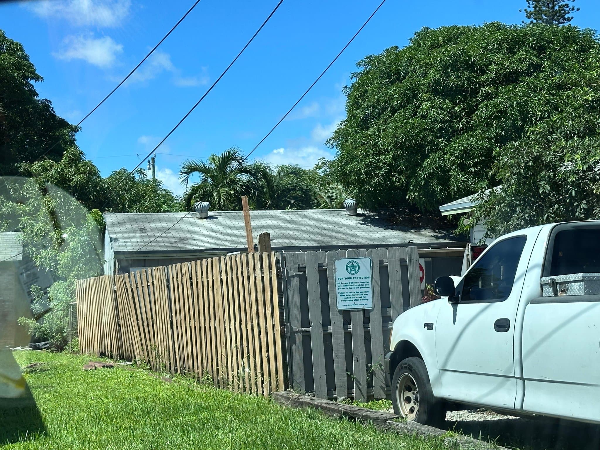 Dania Apartment: 104 NE 2nd St