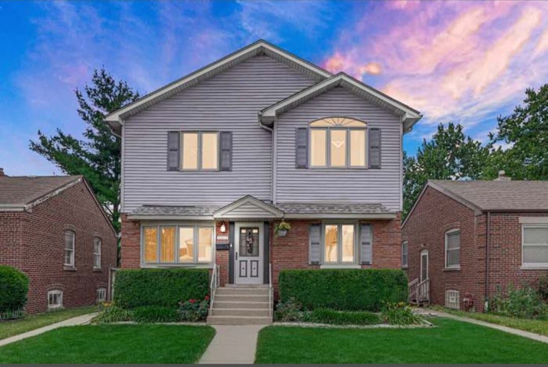 Chicago House: 10804 S Ridgeway Ave