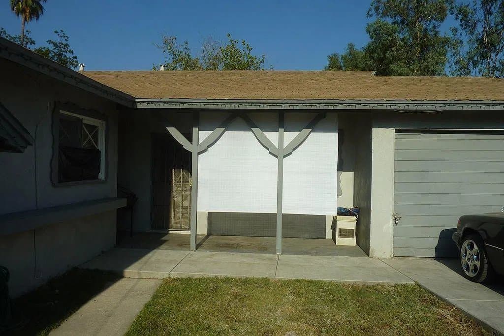 Loma Linda Multiplex: 10617 Lind Ave