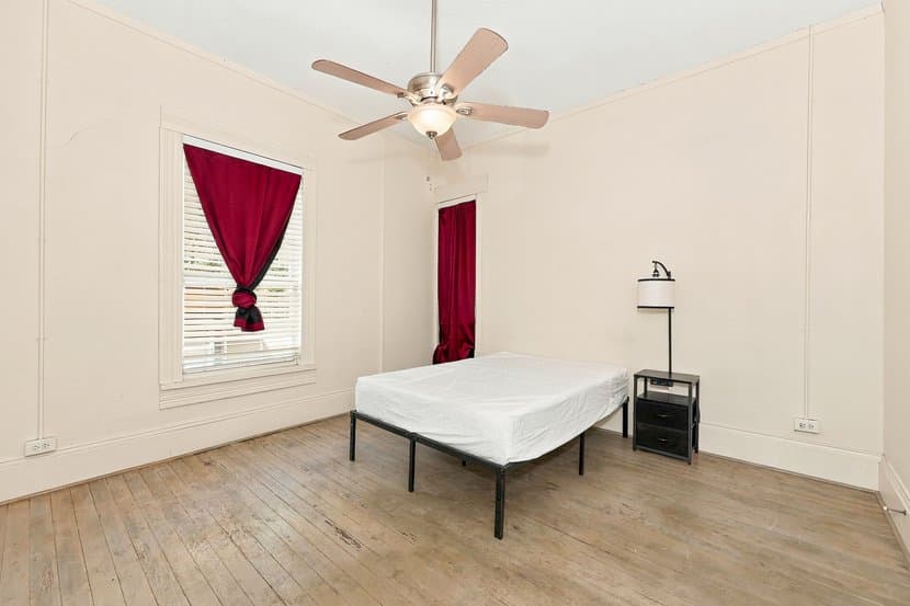 Denison Single Room: 617 W Gandy St