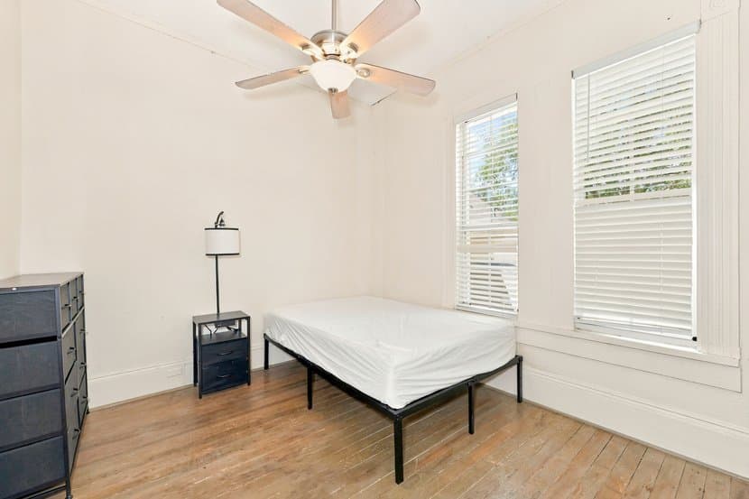 Denison Single Room: 617 W Gandy St