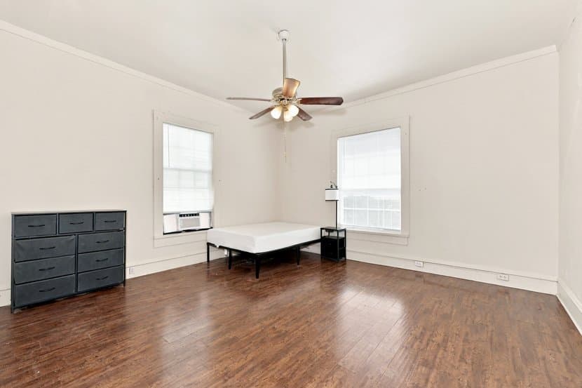 Denison Single Room: 617 W Gandy St