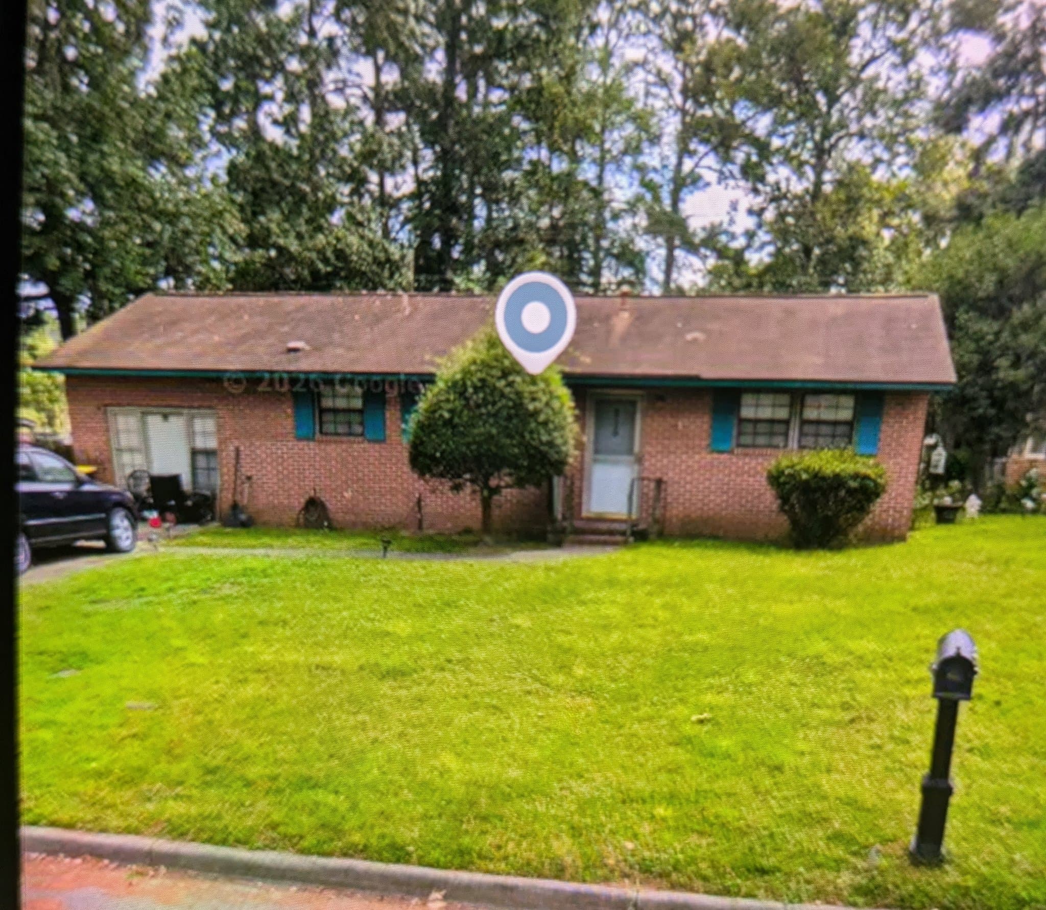 Savannah House: 215 Wilshire Blvd