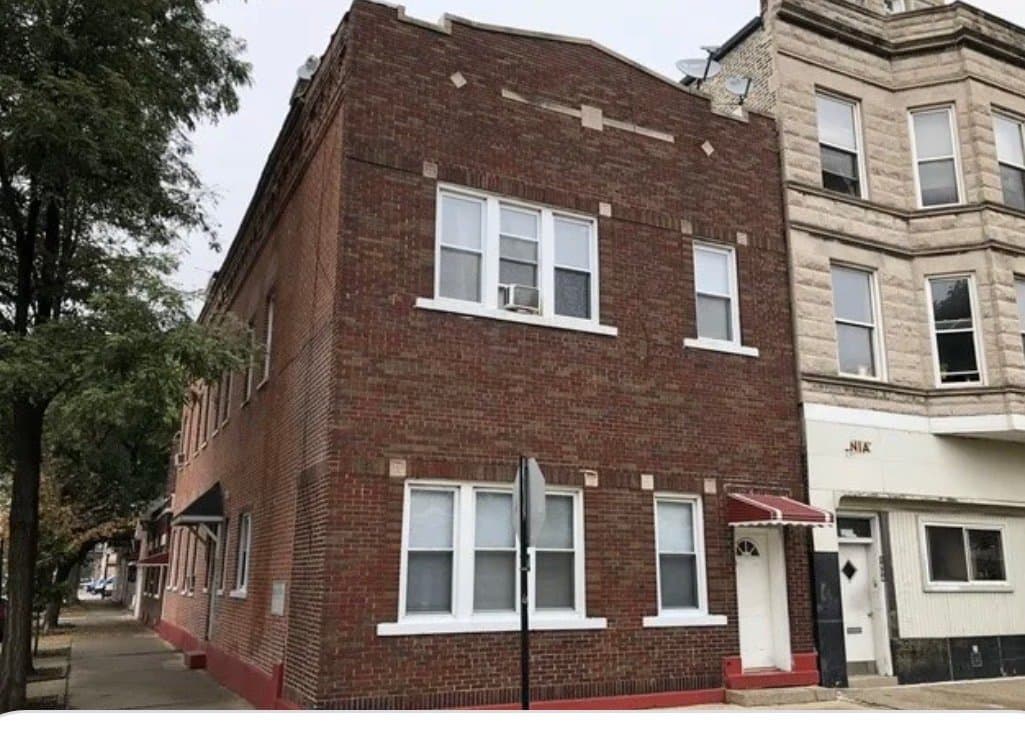 Chicago Multiplex: 1858 W 21 Pl